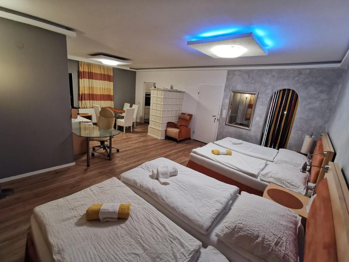 Pension Foehrenhain Gerasdorf bei Wien Luaran gambar