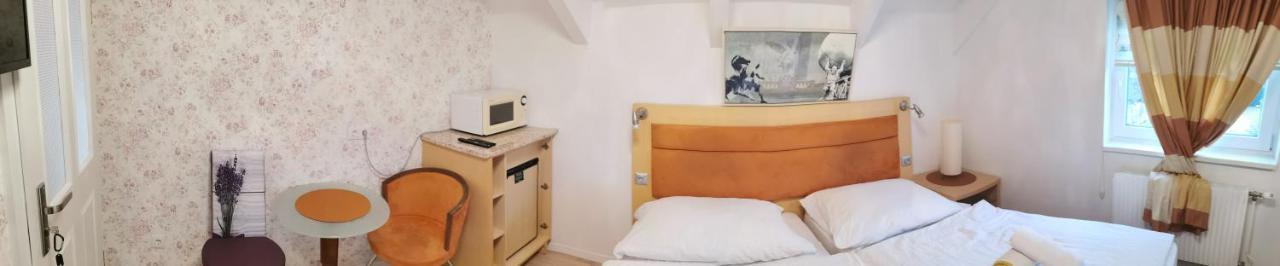 Pension Foehrenhain Gerasdorf bei Wien Luaran gambar