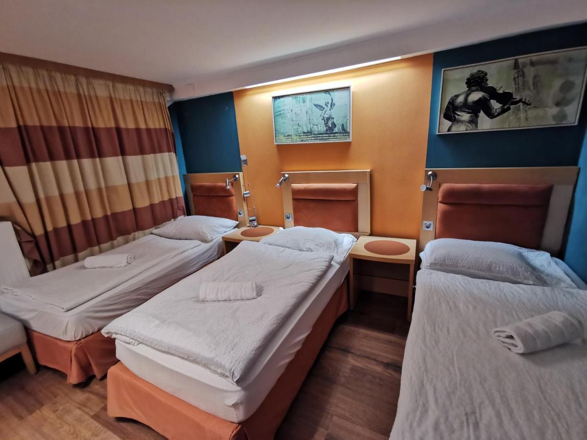Pension Foehrenhain Gerasdorf bei Wien Luaran gambar